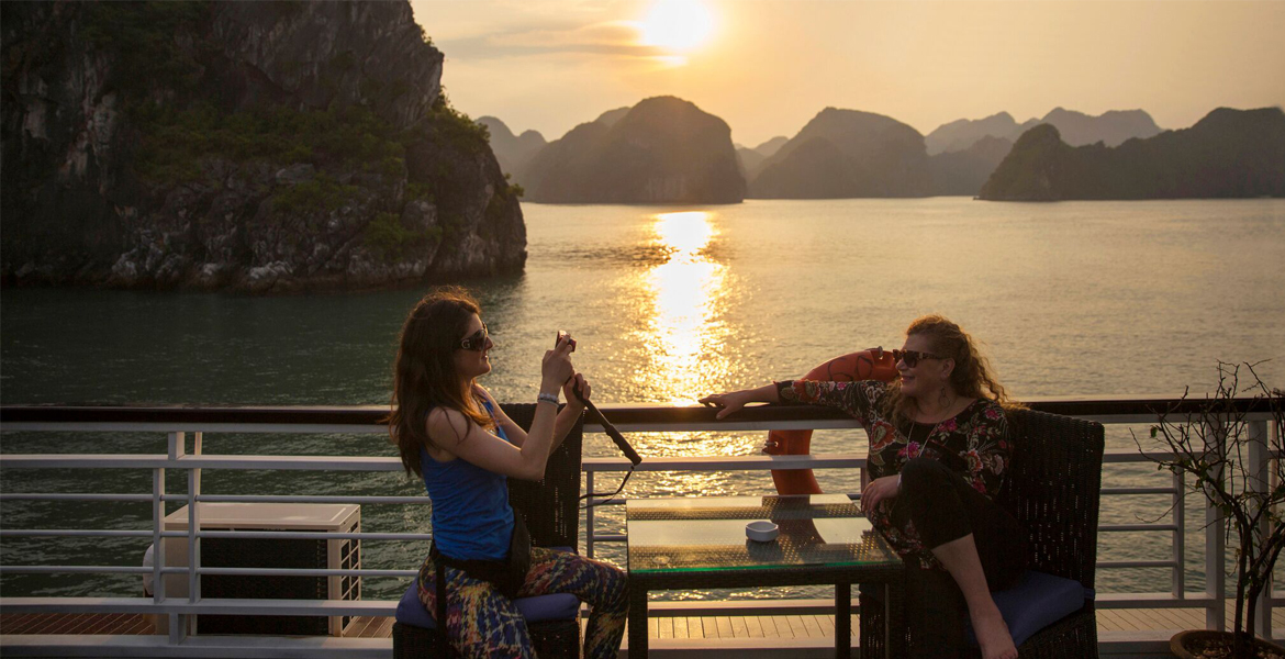 Estella Cruise - Halong Bay, Lan Ha Bay Day Boat